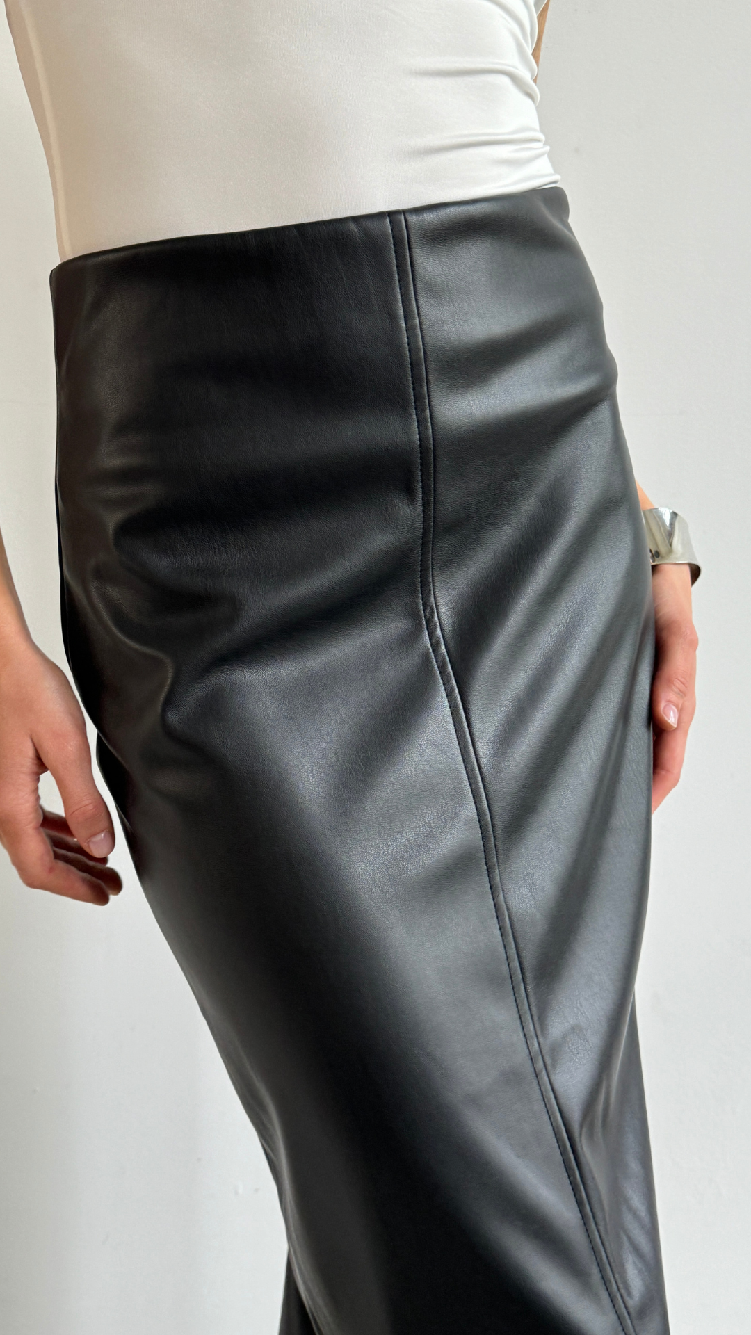 Riley Pencil Skirt - Black