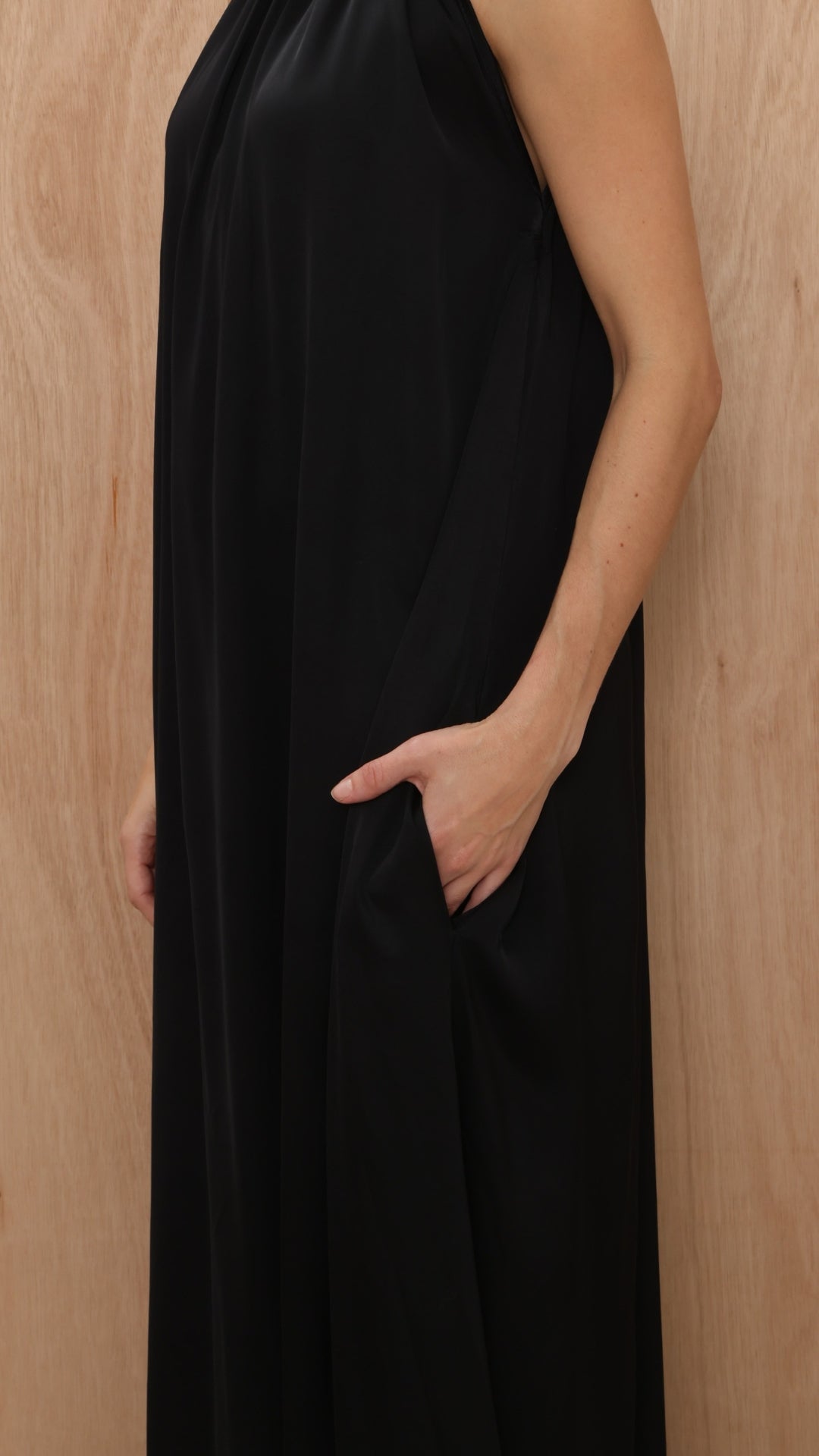 Everly Column Satin Dress - Black