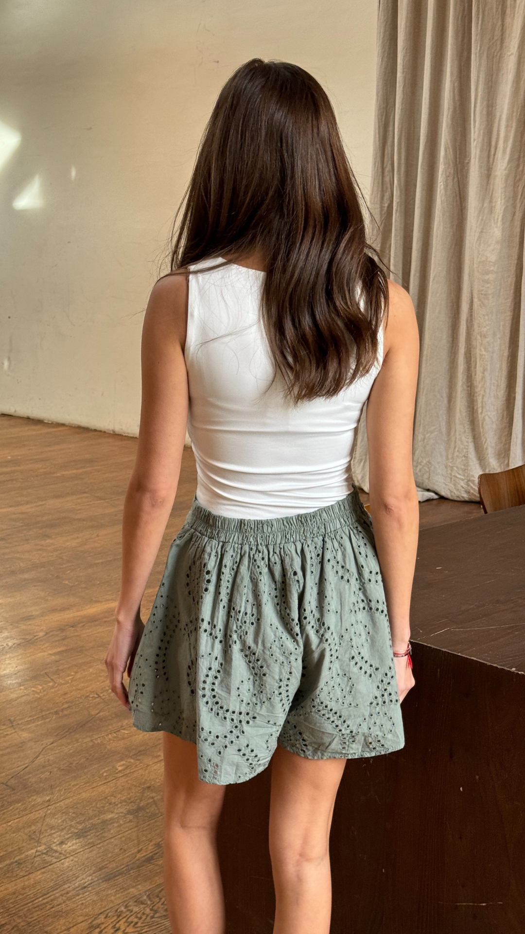 Laina Broderie Shorts - Khaki