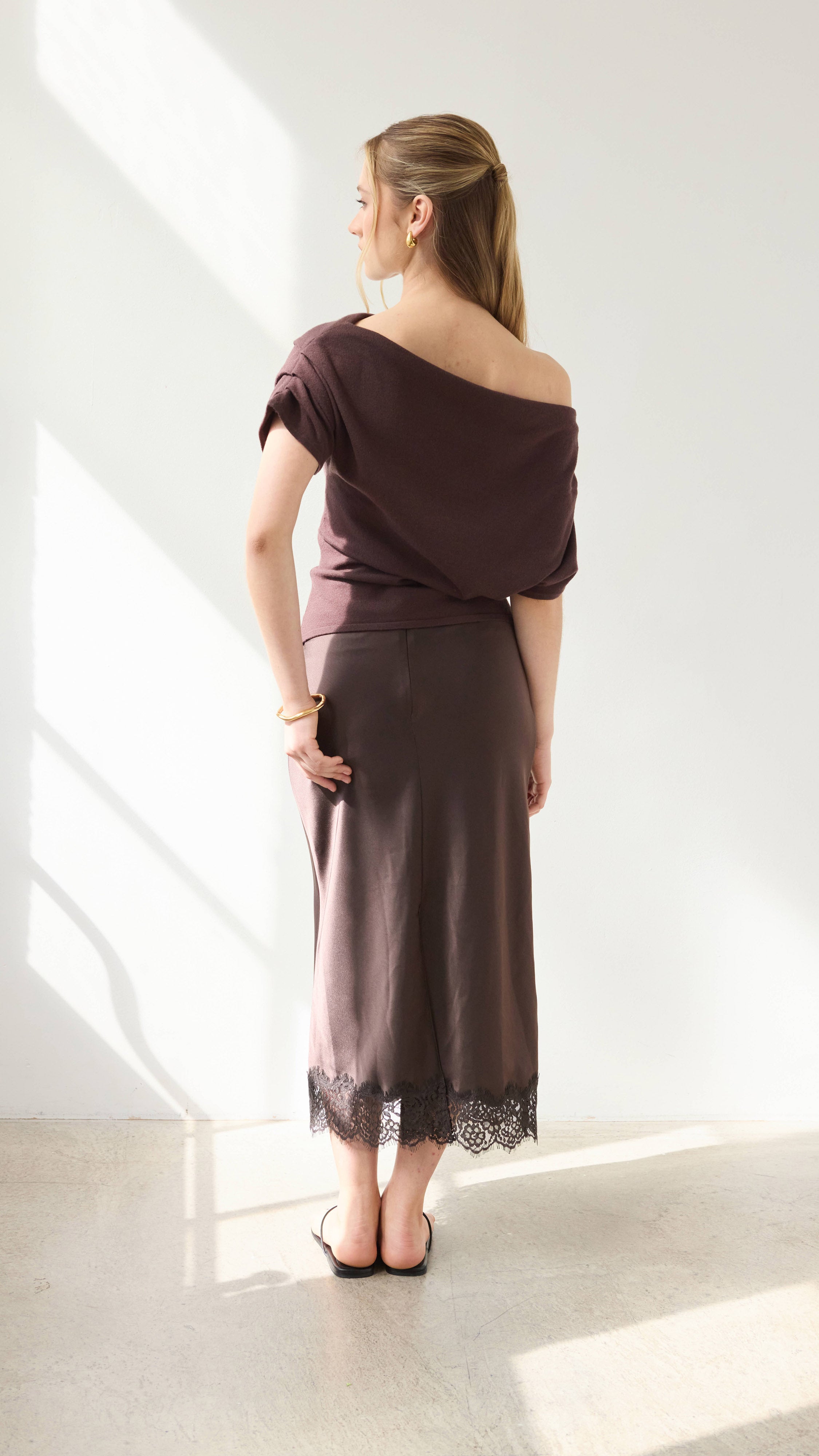 Nadine Off-Shoulder Top - Espresso