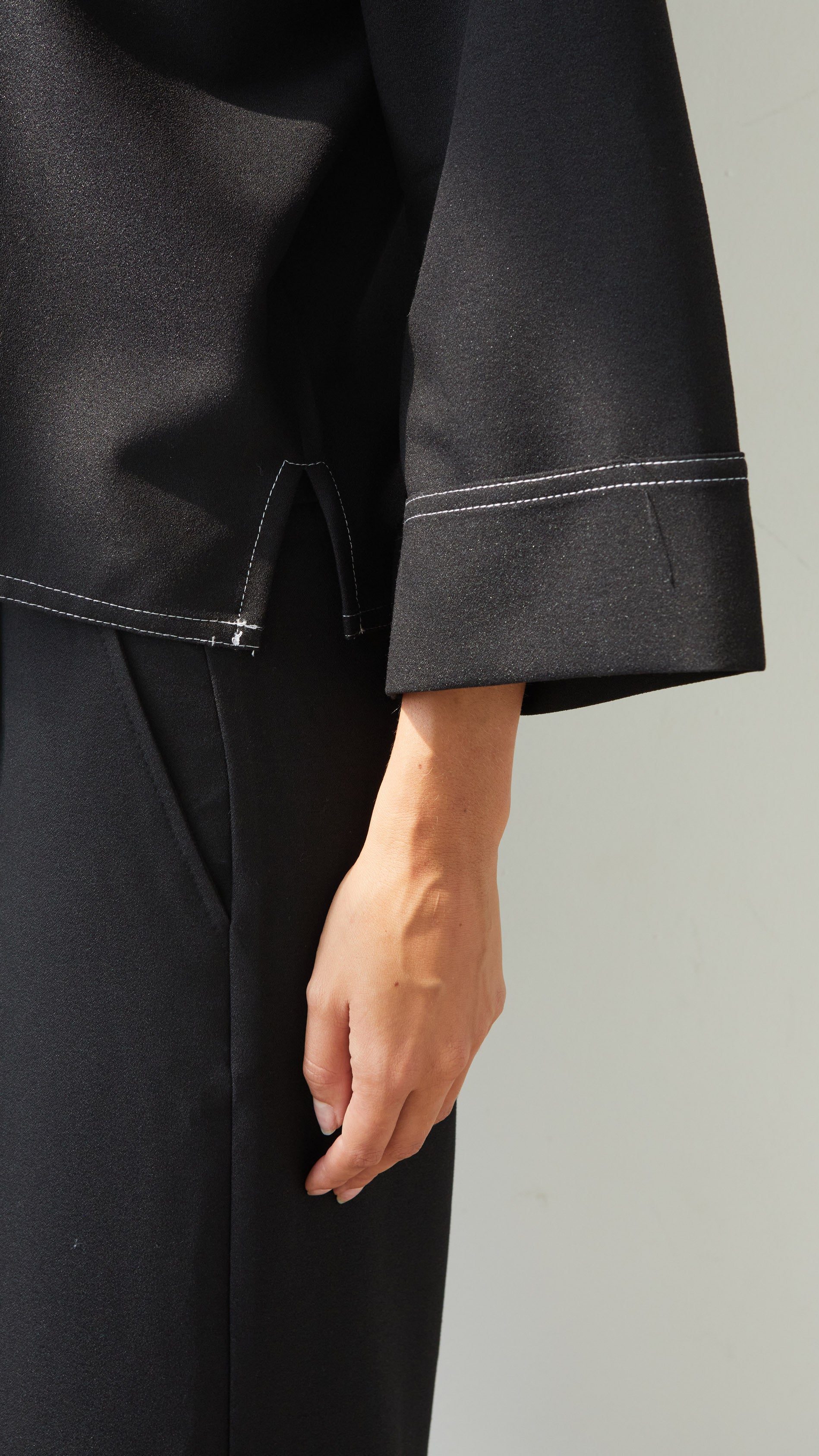 Olina V-Neck Crepe Top - Black
