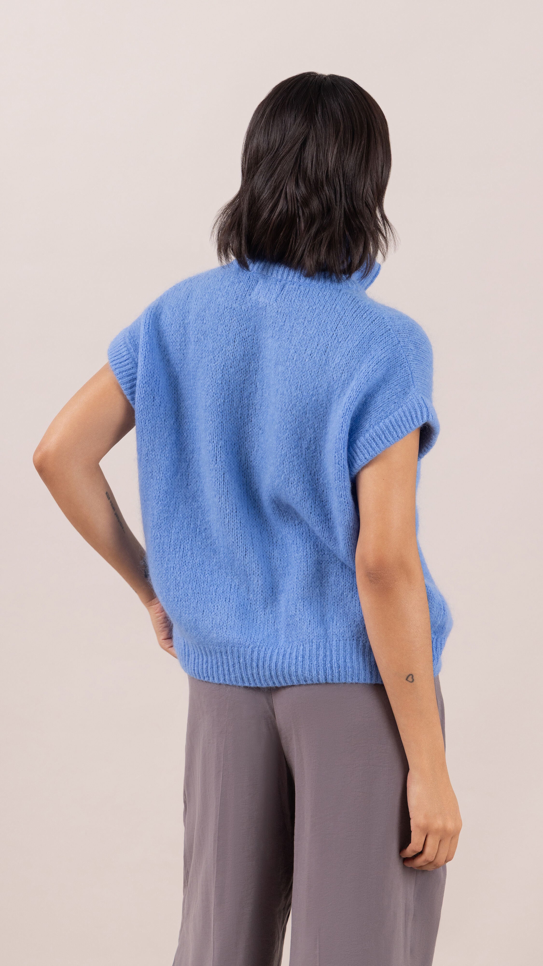 Leigh Sleeveless Zip Cardigan - Sky Blue