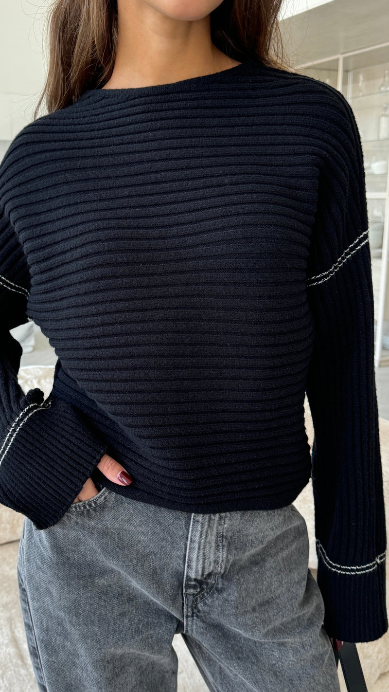 ANNA SWEATER - BLACK