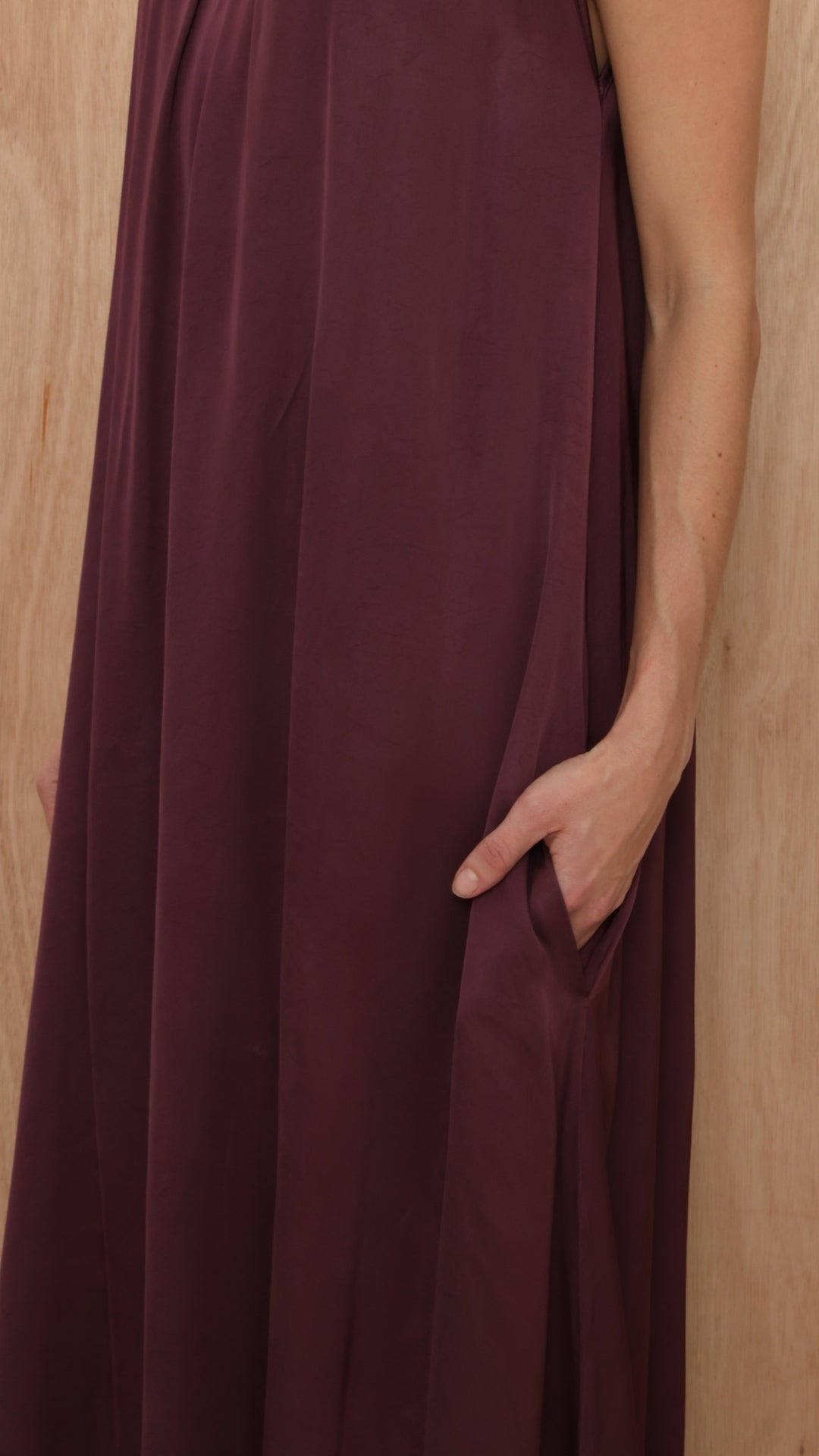 Everly Column Satin Dress - Burgundy
