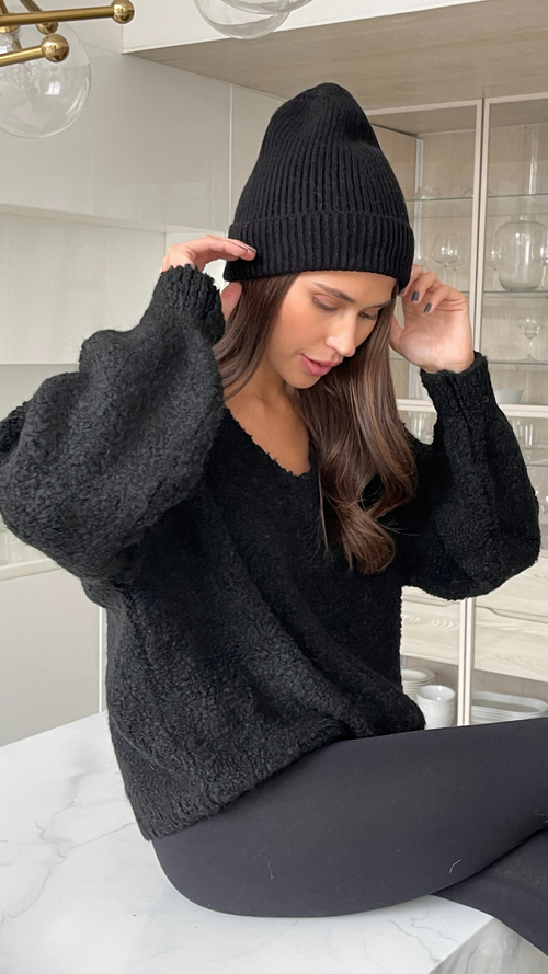 JANA KNITTED RIBBED HAT - BLACK