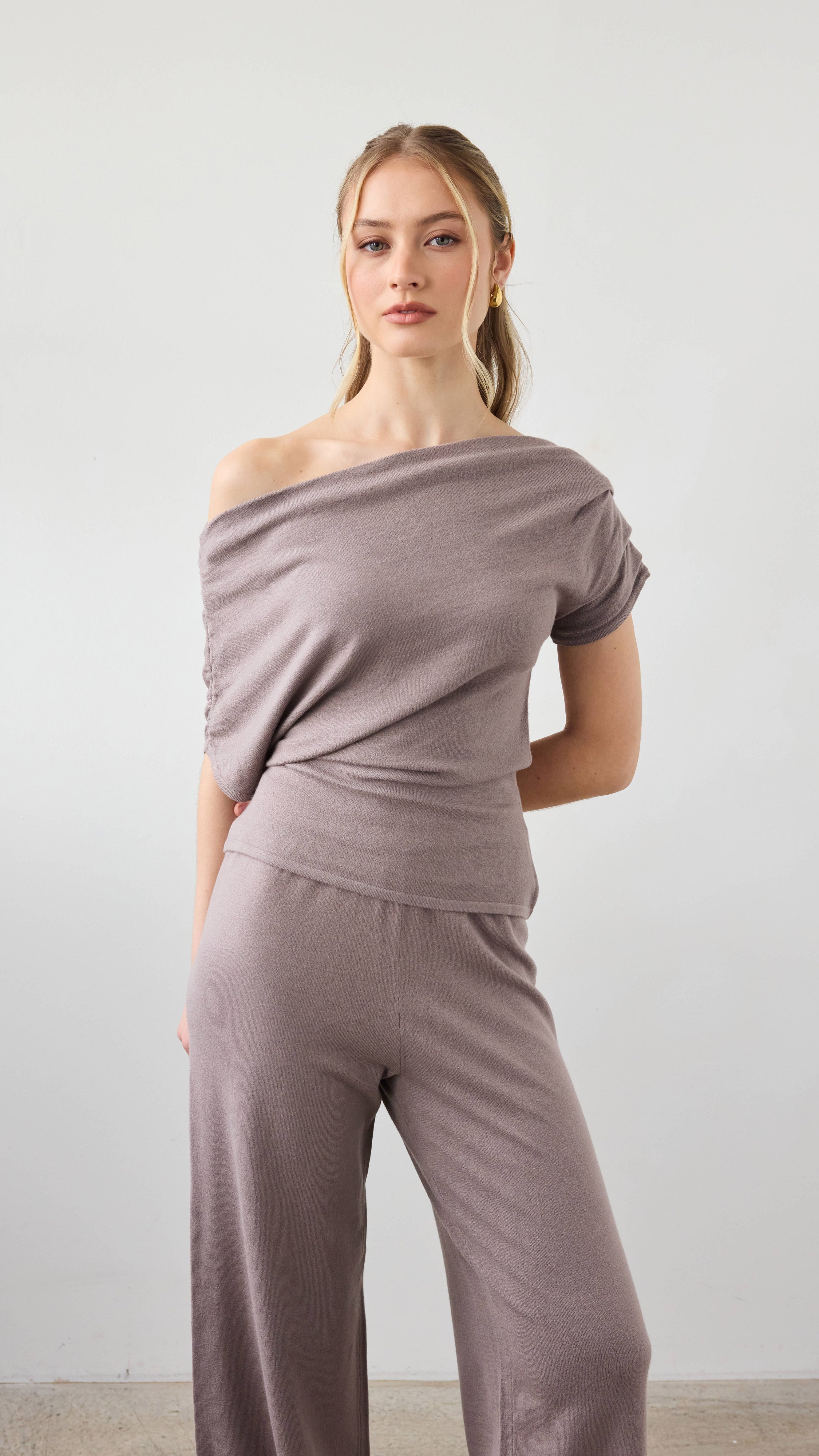 Nadine Off-Shoulder Top - Mink