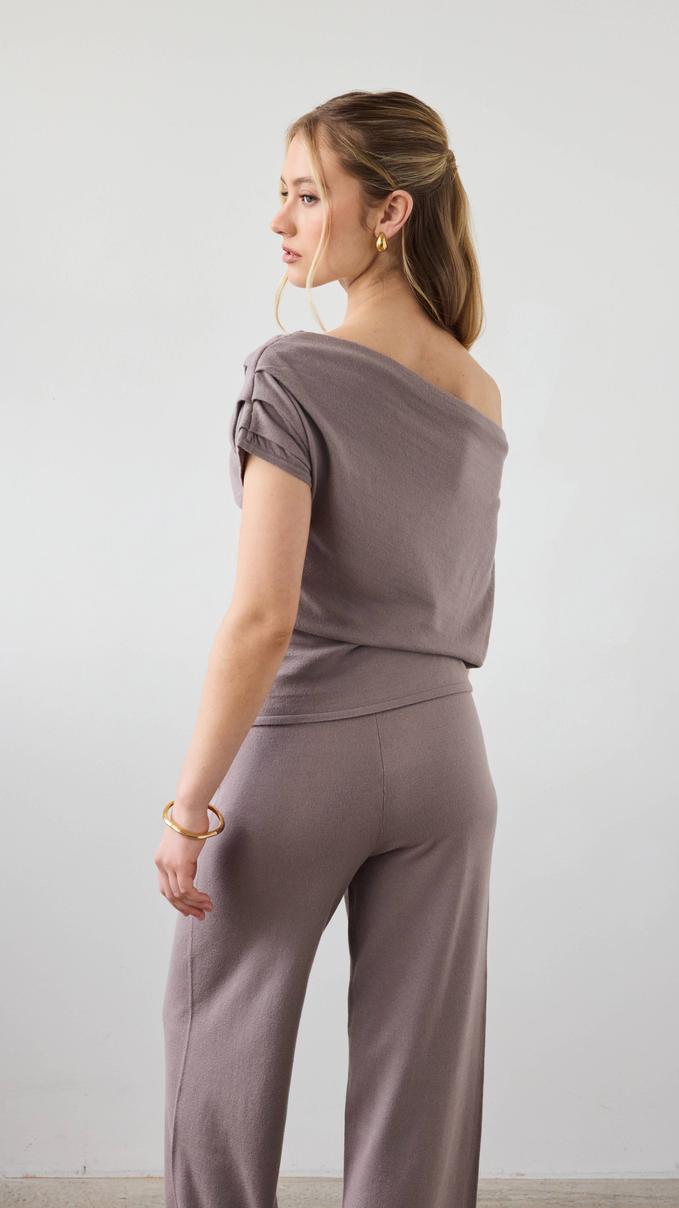 Nadine Off-Shoulder Top - Mink