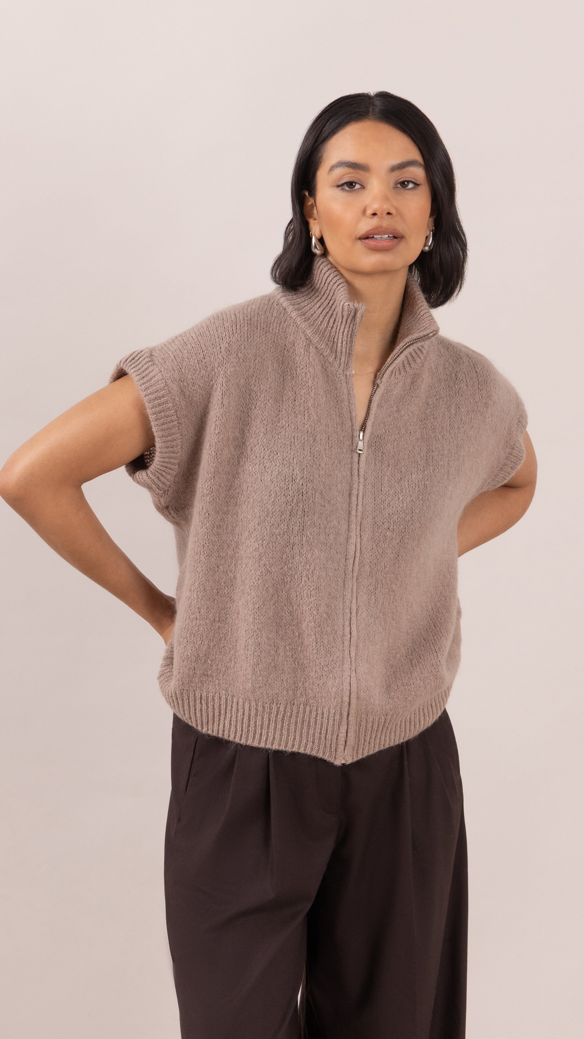 Leigh Sleeveless  Zip Cardigan - Mink