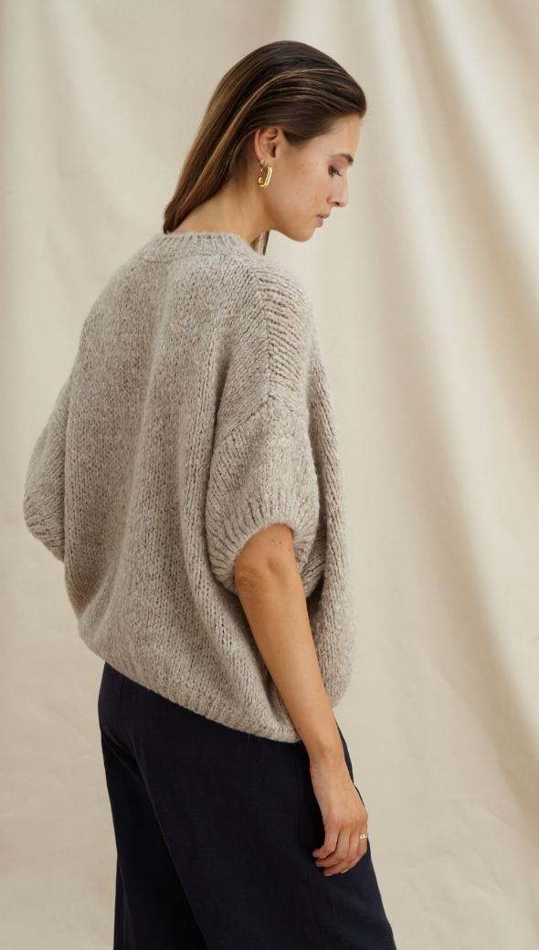 SLEEVELESS ROSALIA SWEATER - OATMEAL
