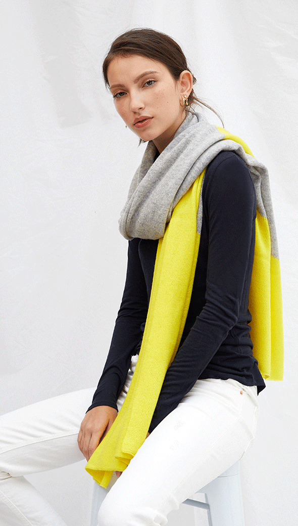 CASHMERE TRAVEL WRAP - LIGHT GREY MELANGE + CANARY