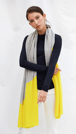 CASHMERE TRAVEL WRAP - LIGHT GREY MELANGE + CANARY