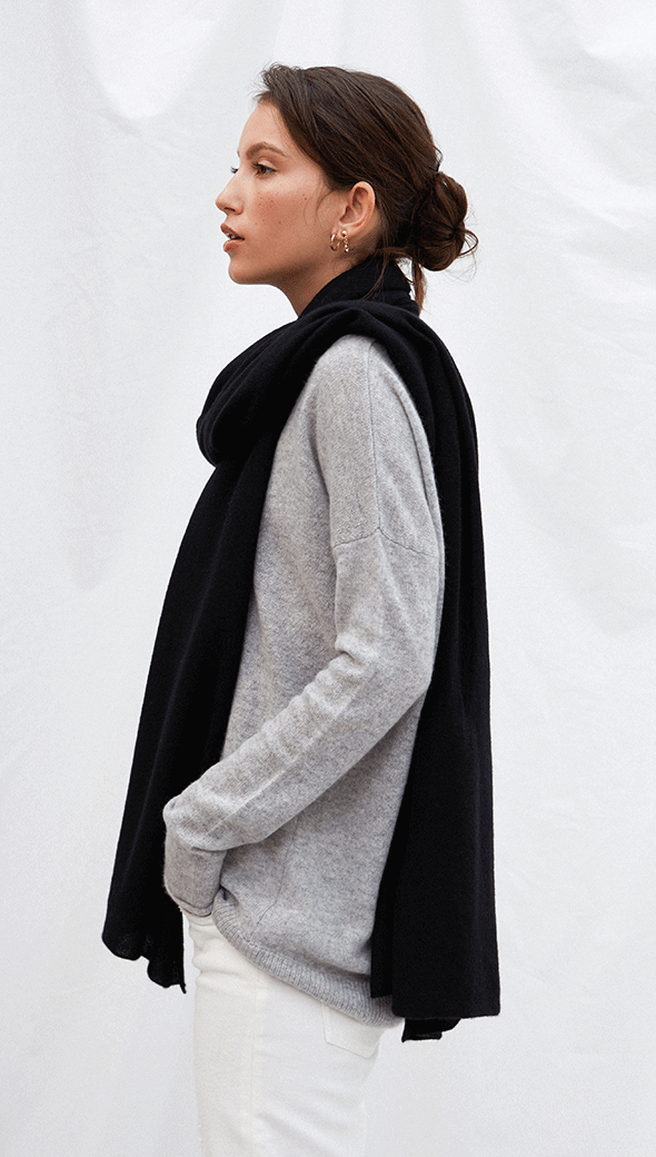 CASHMERE TRAVEL WRAP - BLACK