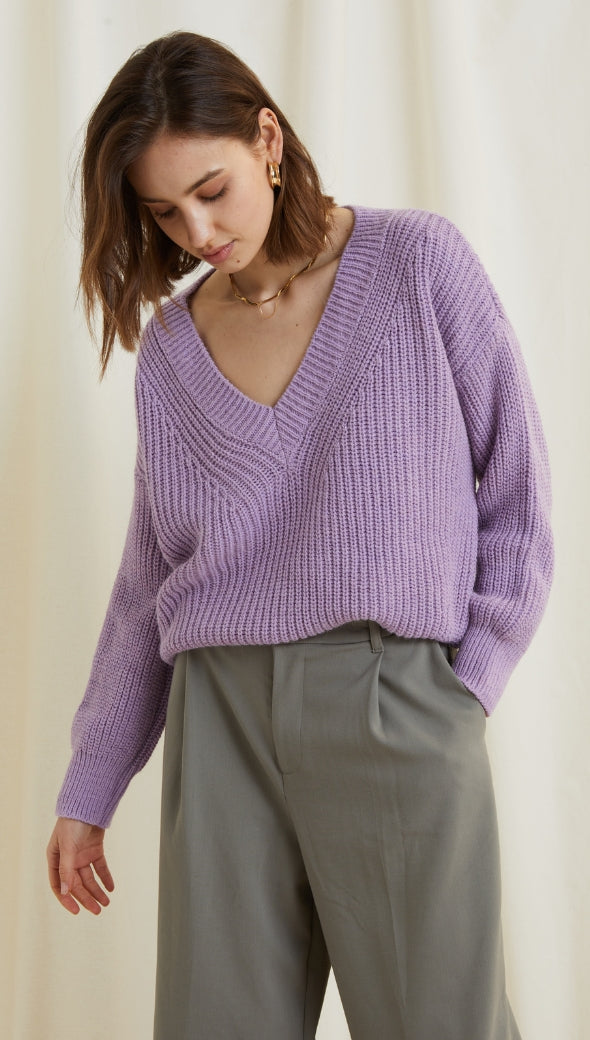 PETRA V-NECK SWEATER - LILAC