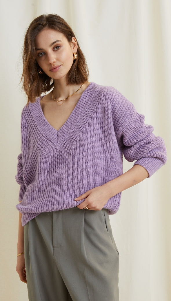 PETRA V-NECK SWEATER - LILAC